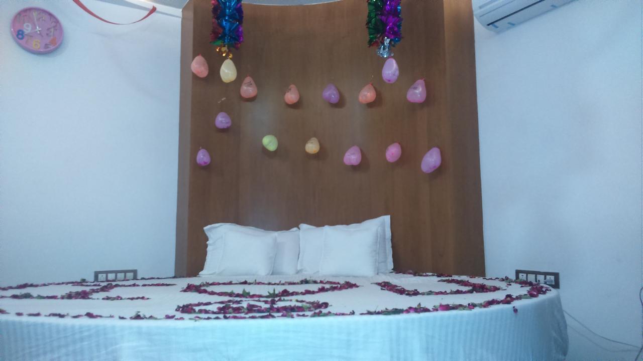 Hotel The Grand Parshwanath Sankeshvar Eksteriør billede