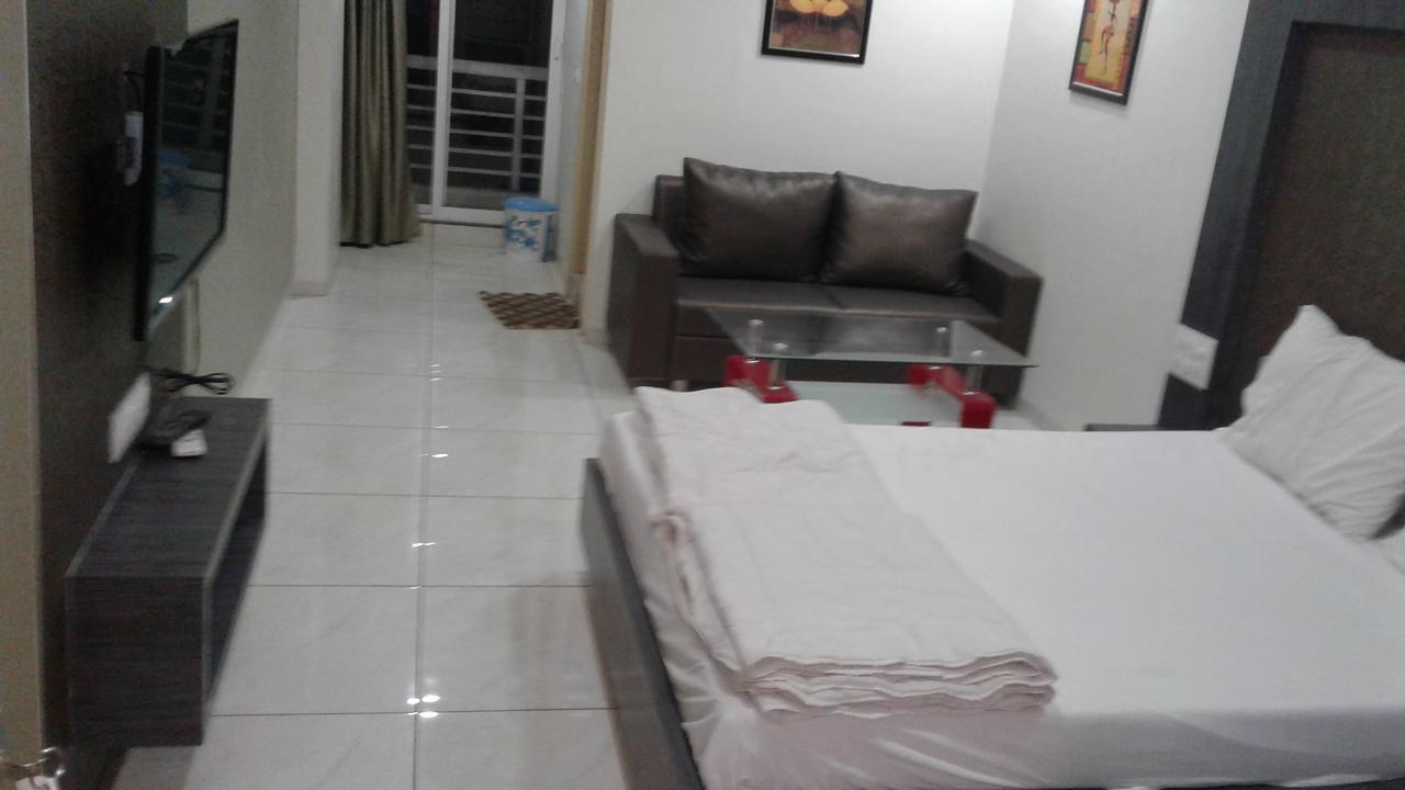 Hotel The Grand Parshwanath Sankeshvar Eksteriør billede