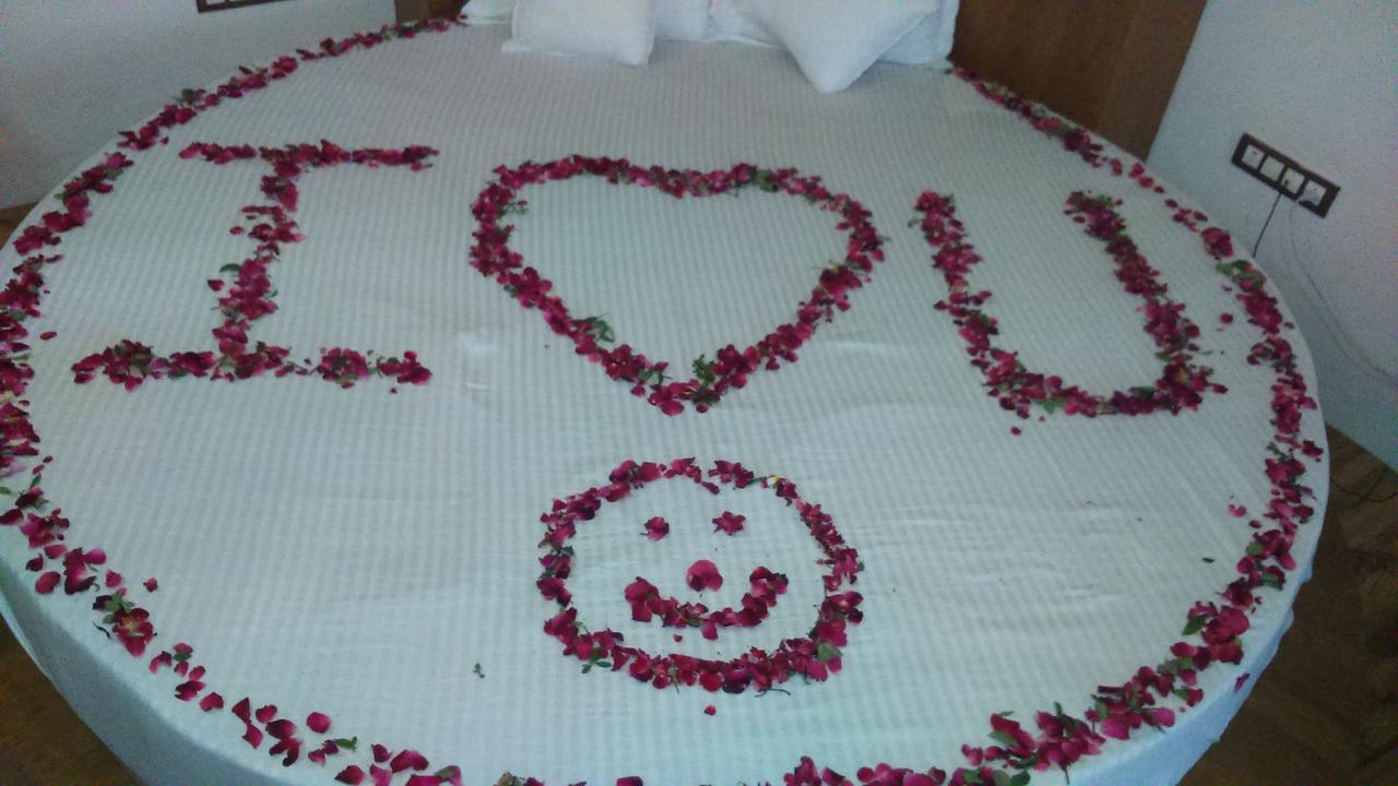 Hotel The Grand Parshwanath Sankeshvar Eksteriør billede